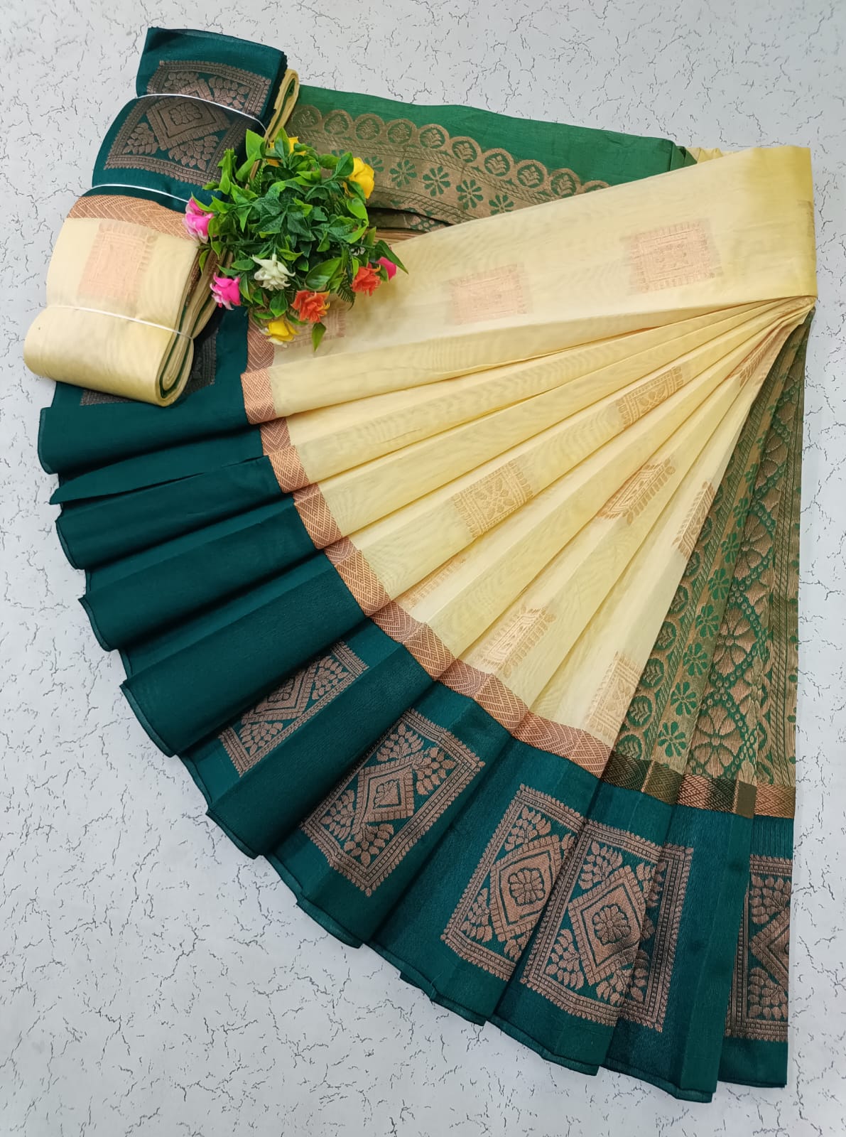Uppada kotanji contrast border silk cotton sarees